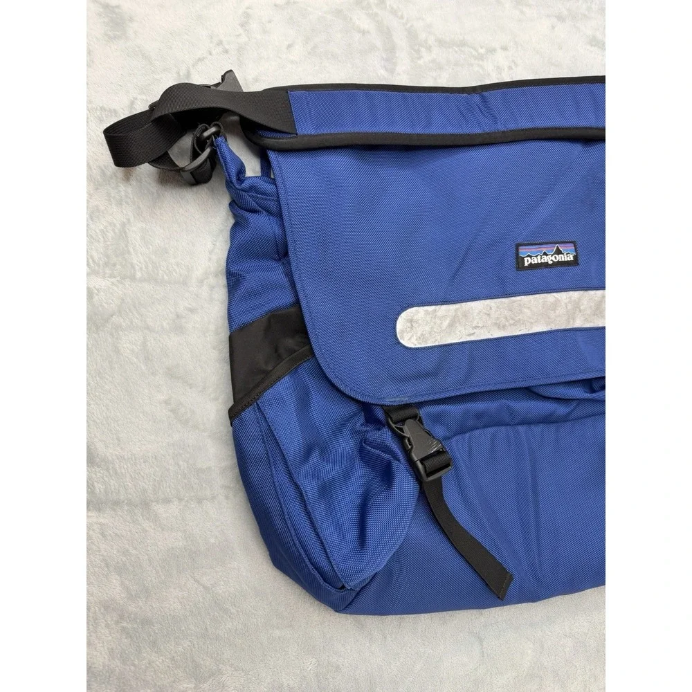 Patagonia Messenger Crossbody Shoulder Bag Large Blue Padded Laptop Utility Work